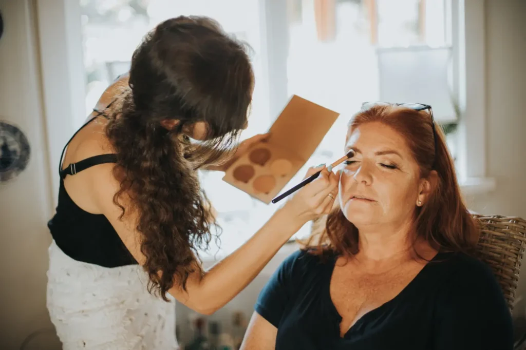 Indywidualne sesje stylizacji od agencji wizażystek Glow District.